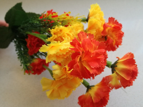 Ramo Bouquet De Flores Artificial Clavel Naranja Amarillo