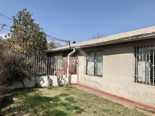 Casa En Venta De 3 Dorm. En Ñuñoa