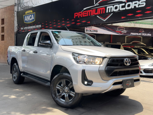 Toyota// Hilux Sr //2021