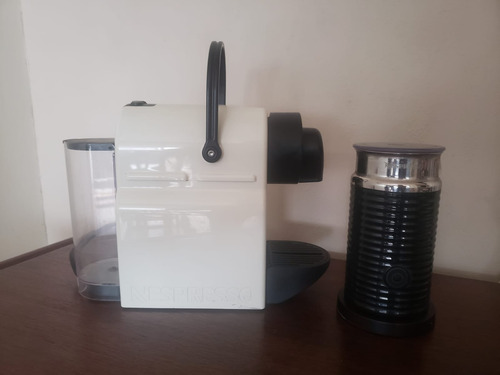 Cafetera Nespresso Inissia Con Aeroccino 