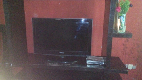 Pantalla Samsung De32 Pulgadas Y Mueble Para Tv Poco Uso