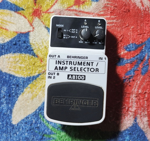 Behringer Ab100 Pedal Instrument / Amp Selector - Willaudio