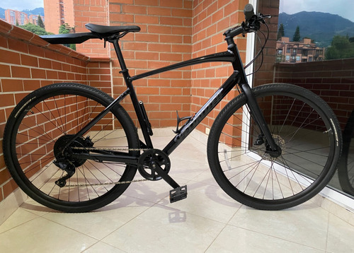 Bicicleta Specialized Sirrus X 2.0 Negra