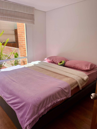 Cama Pullman: Cama + Base Queen Size (2 Meses De Uso)