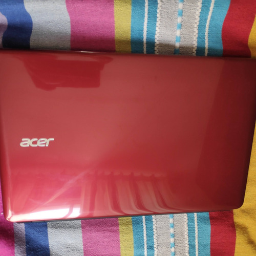 Laptop Acer Aspire E1-572-6663