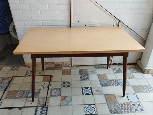 Mesa De Formica