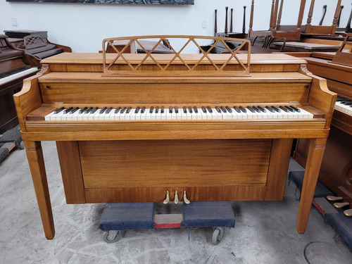 Piano Espineta Madera De Encino, Marca Gulbransen