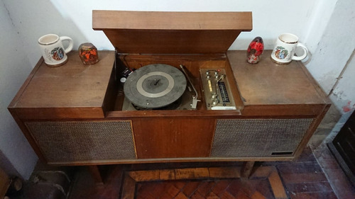 Mueble Tocadiscos Westinghouse