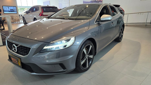 Volvo V40 T4 R-design Modelo 2017