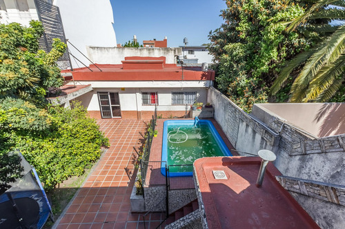 Casa 3 Ambientes Con Pileta + Departamento 2 Amb En Venta En Ramos Mejía