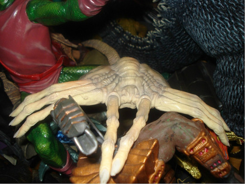 Alien / Chestbuster Hasbro 25 Cms Largo