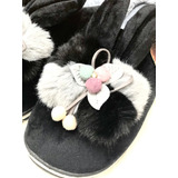 Pantuflas Negra  Pompones Y Hojas Simil Piel Conejo