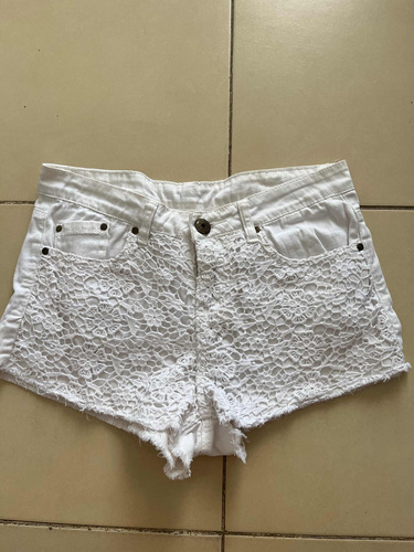 Short Blanco Con Puntilla