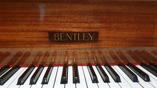 Piano Inglês Bentley