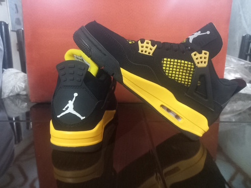 Tenis Jordan 4 Retro Yellow Thunder Negro-amarillo 25 Cm