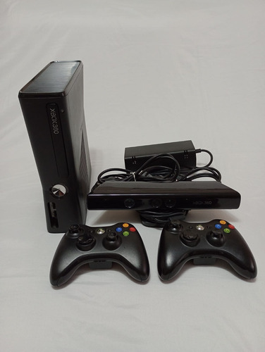 Xbox 360 S + Kinect +2 Controles  + 15 Jogos