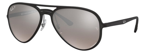 Óculos De Sol Polarizados Ray-ban Rb4320 Chromance Standard Armação De Náilon Cor Matte Black, Lente Silver Degradada/espelhada/chromance, Haste Matte Black De Náilon - Rb4320ch