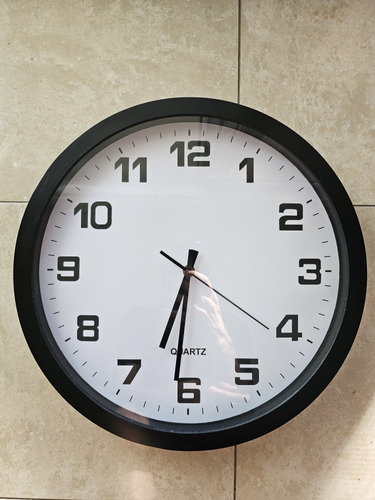 Reloj De Pared Usado Numeros Grandes 37cm  Usado, Impecable 