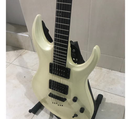 Guitarra Washburn Xm-dlx Blanca En Perfecto Estado