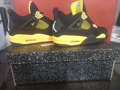 Jordan 4 Retro Yellow Thunder Negro-amarillo 26.5 Cm