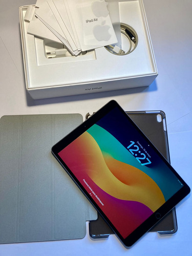 iPad Air 3rd Generation 2019 A2152 10.5  64gb Space Gray