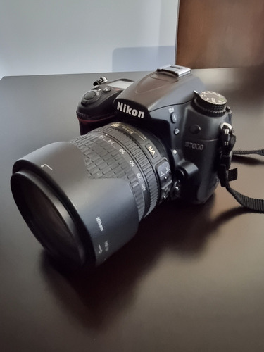 Nikon D7000 + Accesorios + Lentes