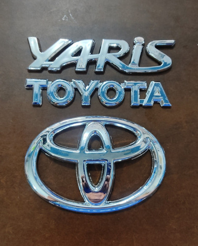 Kit Emblema Toyota Yaris Compuerta 3piezas Reemplazo Adhesiv Foto 6