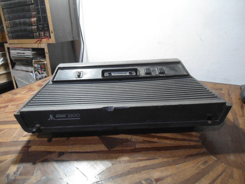 Console Atari 2600 4kb Cor  Preto E Marrom-madeira