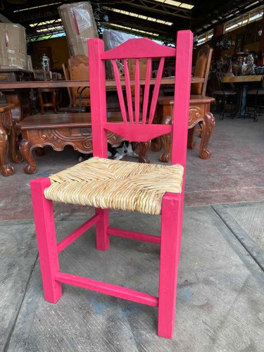 Silla Artesanal Rosa En Madera Sustentable Estilo Antiguo.