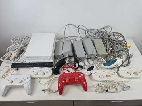 Lote Nintendo Wii + Controles + Fontes + Acessórios Com Defeito