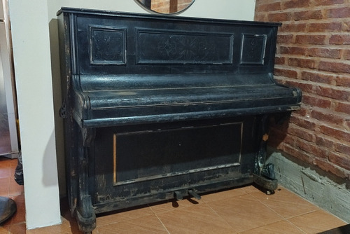 Piano Vertical Antiguo 