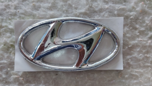 Emblema Logo Delantero De Hyundai Accent Foto 2