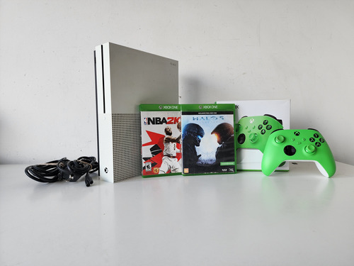 Xbox One S 500gb Con Lectora + 1 Control + 2 Juegos Y Cables