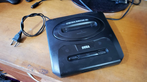 Mega Drive 3 Sem Entrada Pra Sega Cd Só O Console Sem Nada Funcionando Sem A Chave Da Voltagem E Carcaça Quebrada