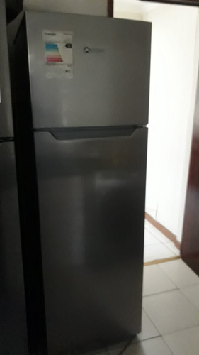 Refrigerador Mademsa Nordik 2500 Inox Con Freezer 251l 220v