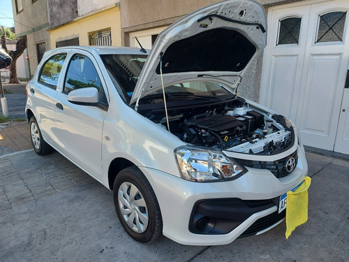 Toyota Etios 