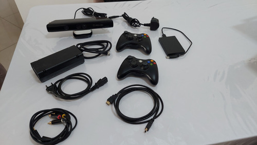 Console Microsoft Xbox 360 4gb Preto + Kinect Preto + 2 Controles