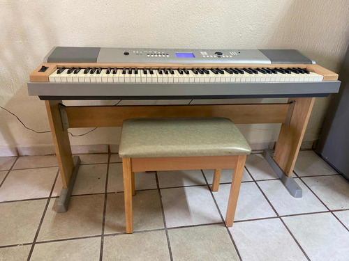 Piano Yamaha Dgx-620