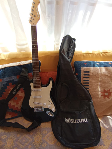 Guitarra Eléctrica Suzuki Stratocaster 
