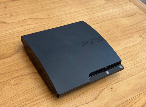 Playstation 3 Slim 500gb + 16 Juegos