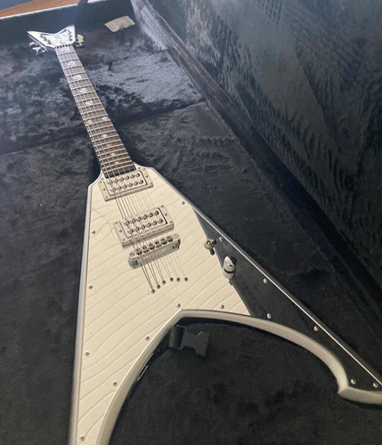 Guitarra Eléctrica Dean Tyrant