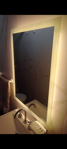 Espejo Con Luz Led 80 X 60 Para Baño Con Guarda Esmerilada. 