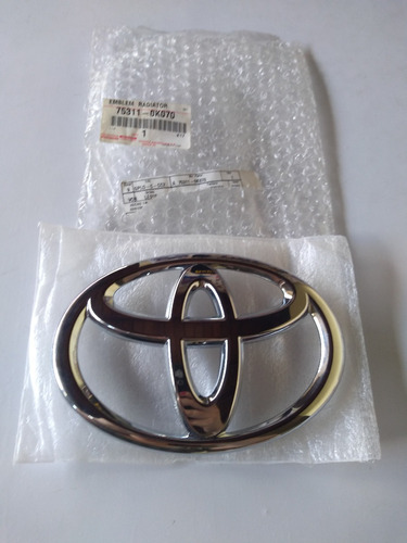 Emblema 75311-0k070 Fortuner 06-11 Original  Foto 2