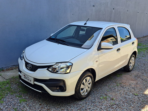 Toyota Etios 2023 1.5 X 6mt My19