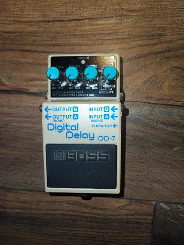 Pedal De Efecto Boss Digital Delay Dd-7 Gris