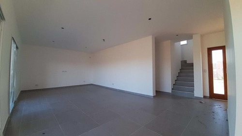 Casa En Venta 6 Ambientes Barrio El Canton Norte Al Lago - Imagen 4