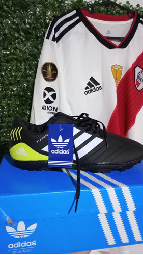 Botines De Fútbol Impottada Predador Césped Artificial Adult