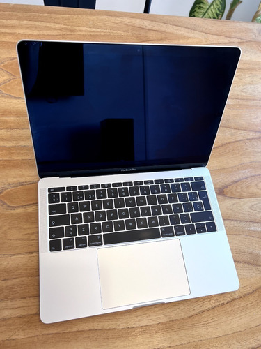 Macbook Pro 13  - 2017 - Intel Core I7 16gb - Impecable!