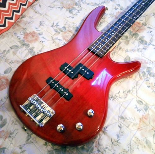 Bajo Ibanez Gsr200