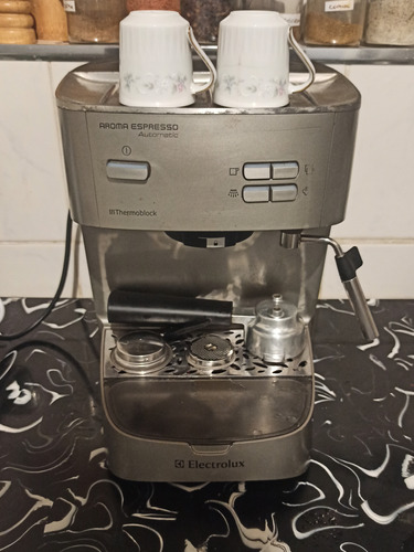 Cafetera Electrolux Aroma Espresso Thermoblock Em220